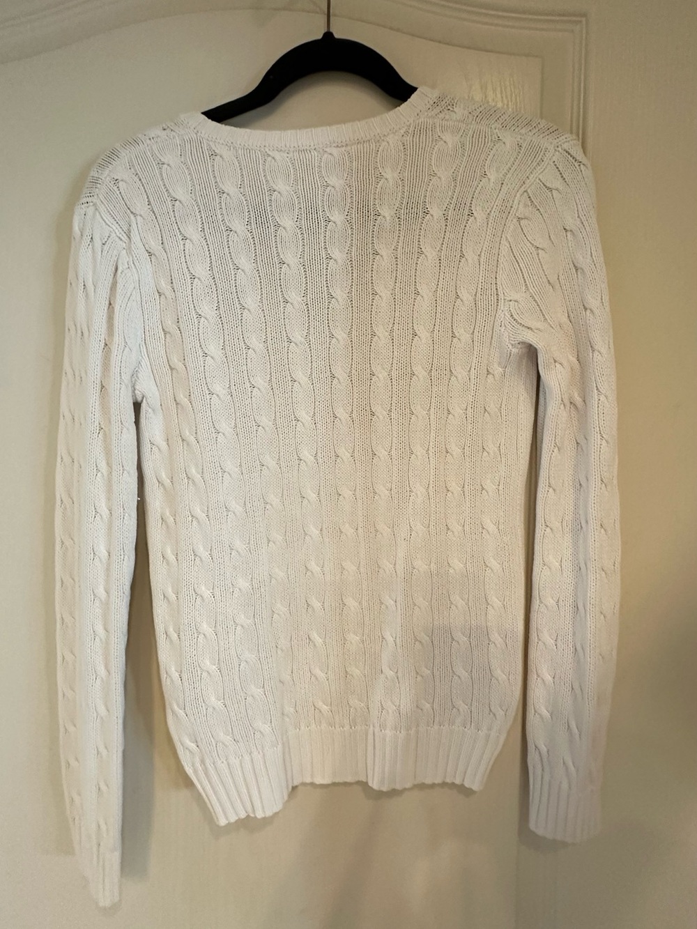 Ralph Lauren White Cable-Knit V-Neck Sweater with Navy Pony - Picture 2 of 2